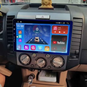 Màn hình Android OledPro trên xe Ford Everest