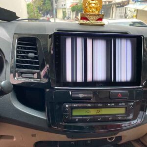 sửa lỗi màn hình xe toyota fortuner