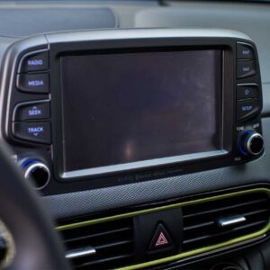 Lỗi đen màn hình xe hyundai kona