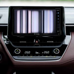 Sửa lỗi kẻ màn hình xe Toyota Cross