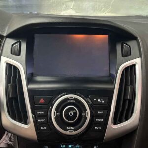 lỗi đen màn hình xe ford focus