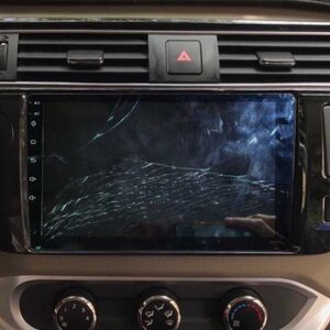 Lỗi vỡ màn hình cảm ứng xe Kia Rio