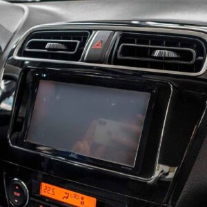 sửa lỗi den màn hình xe mitsubishi attrage