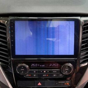 sửa lỗi kẻ màn hình xe mitsubishi pajero sport