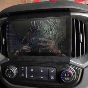 sửa lỗi vỡ cảm ứng màn hình xe chevrolet trailblazer