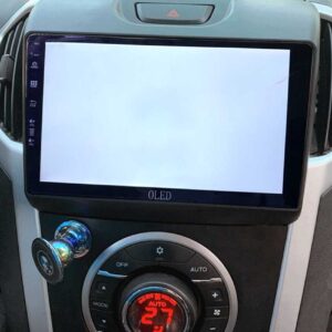 lỗi trắng màn hình xe isuzu d-max