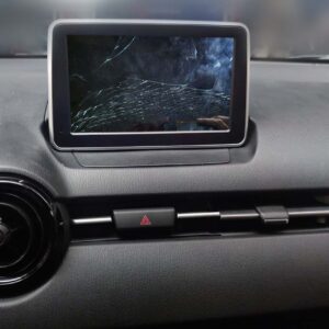 lỗi vỡ cảm ứng màn hình ô tô