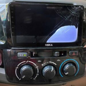 vỡ cảm ứng màn hình android ô tô