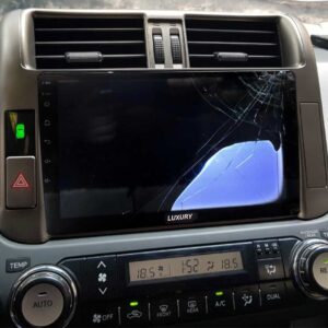vỡ cảm ứng màn hình android ô tô