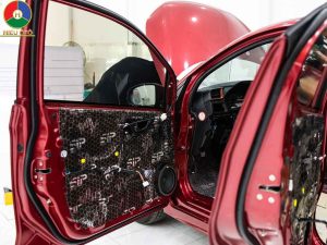 cách âm cửa xe ô tô 